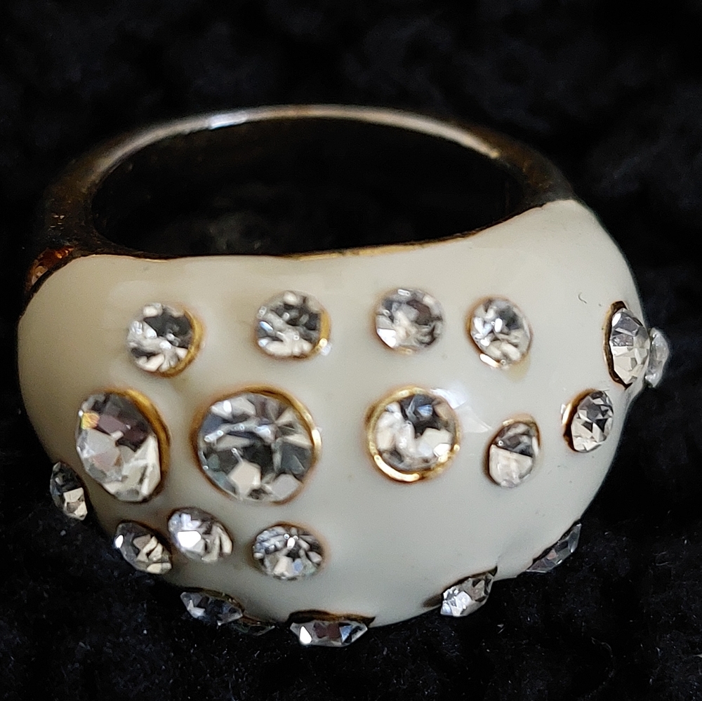 Brighton white enamel and rhinestone gold dome ring, size 6.5.